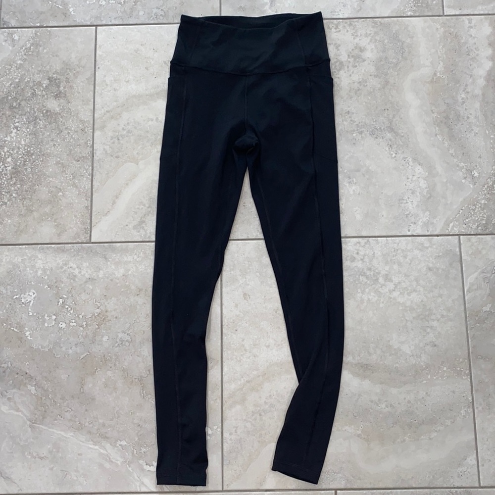 Black Victoria’s Secret Leggings.